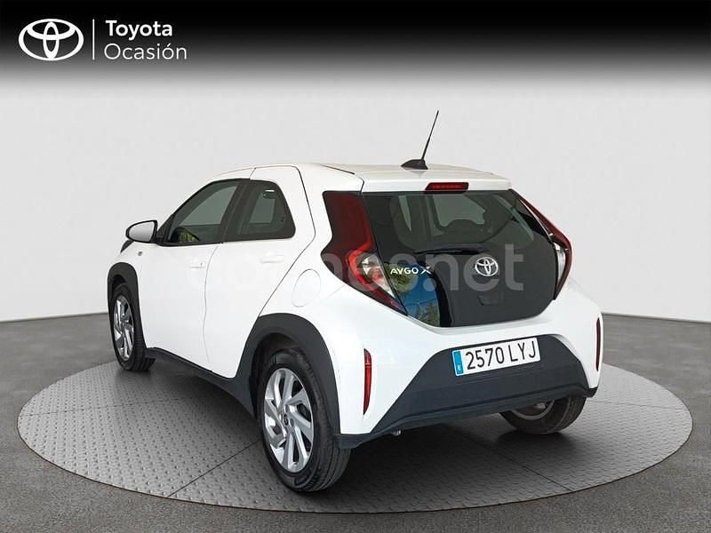 Usado Toyota Aygo X Play 72 CV (52 kW) 2022 Blanco SUV