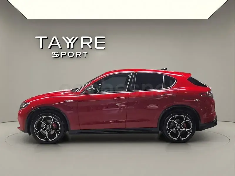 Usado Alfa Romeo Stelvio Veloce 210 CV (154 kW) 2024 Rojo SUV