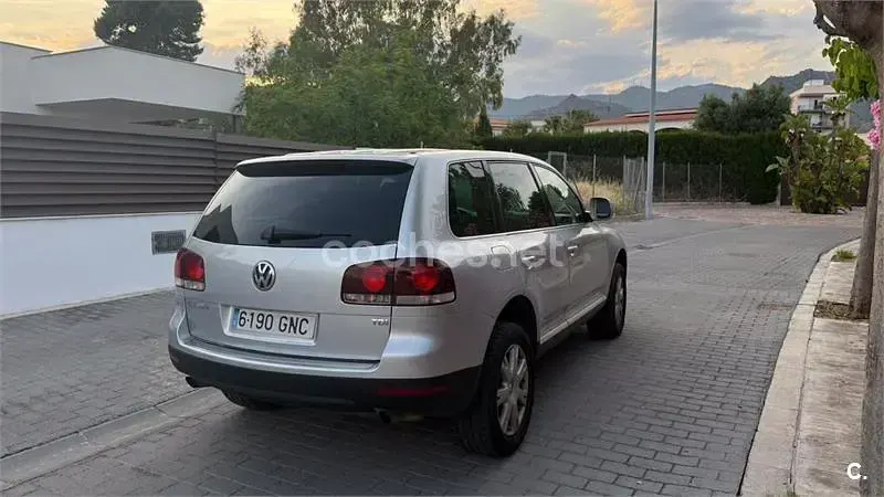 Usado VW Touareg Individual 240 CV (176 kW) 2009 Gris / plata SUV