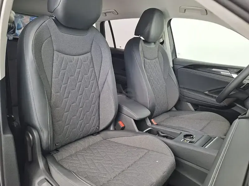 Nuevo VW Tiguan 204 CV (150 kW) 2026 Gris / plata SUV
