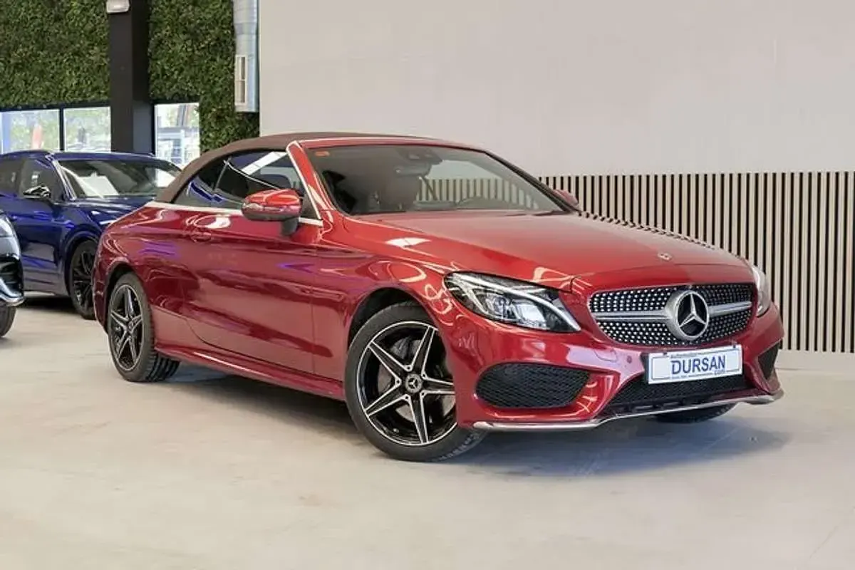 Usado Mercedes C300 245 CV (180 kW) 2017 Burdeos Descapotable