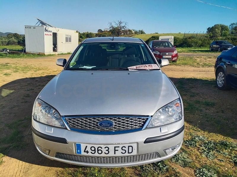 Usado Ford Mondeo Ambiente 115 CV (84 kW) 2007 Gris / plata Berlina
