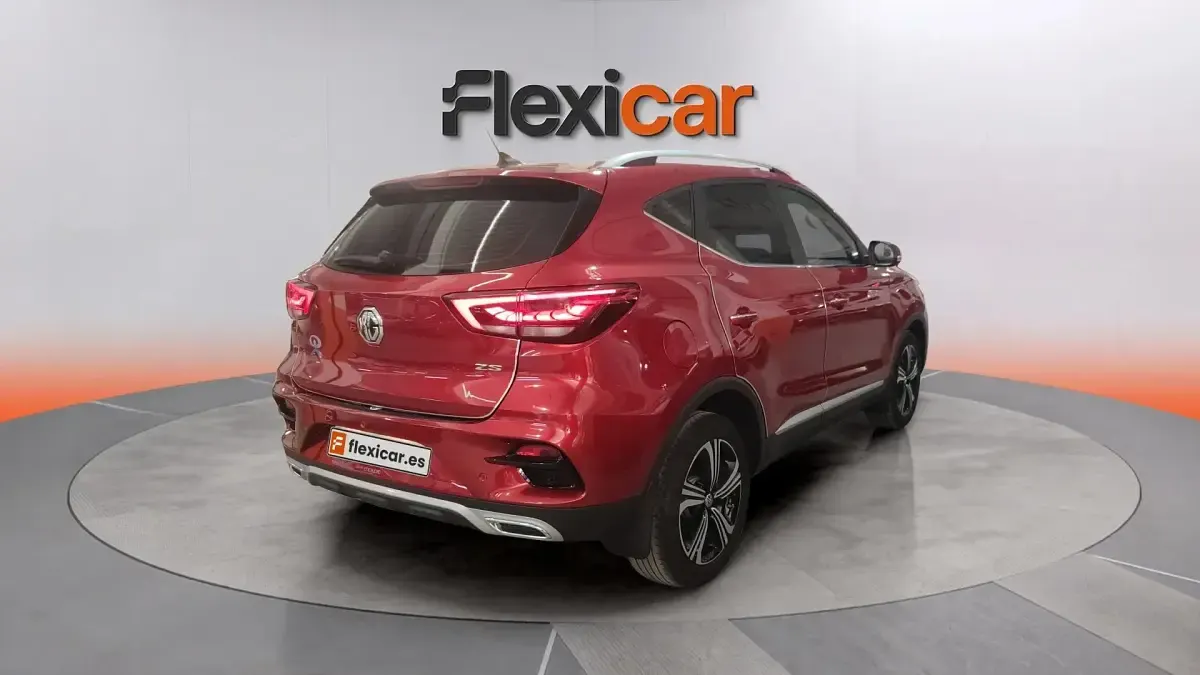 Usado MG ZS Comfort 106 CV (77 kW) 2023 Rojo SUV