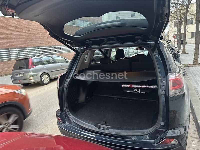 Usado Toyota RAV4 Hybrid Advance 197 CV (144 kW) 2018 Azul SUV