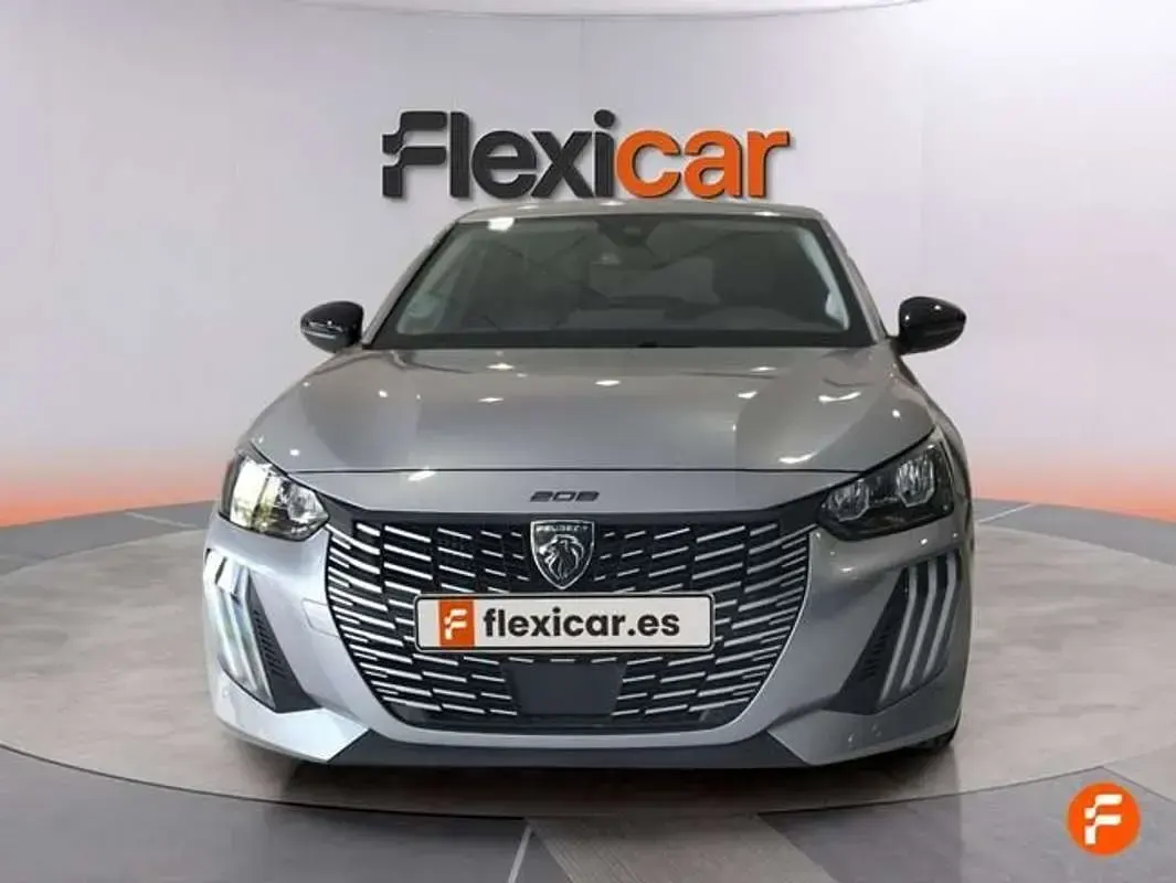 Usado Peugeot 208 Allure 101 CV (74 kW) 2025 Gris Utilitario
