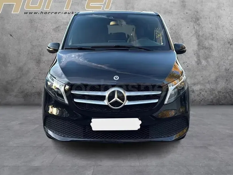 Usado Mercedes V300 Avantgarde 239 CV (175 kW) 2023 Negro Monovolumen