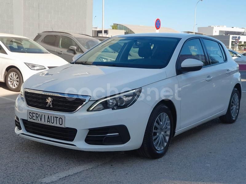 Usado Peugeot 308 Access 100 CV (73 kW) 2019 Blanco Berlina