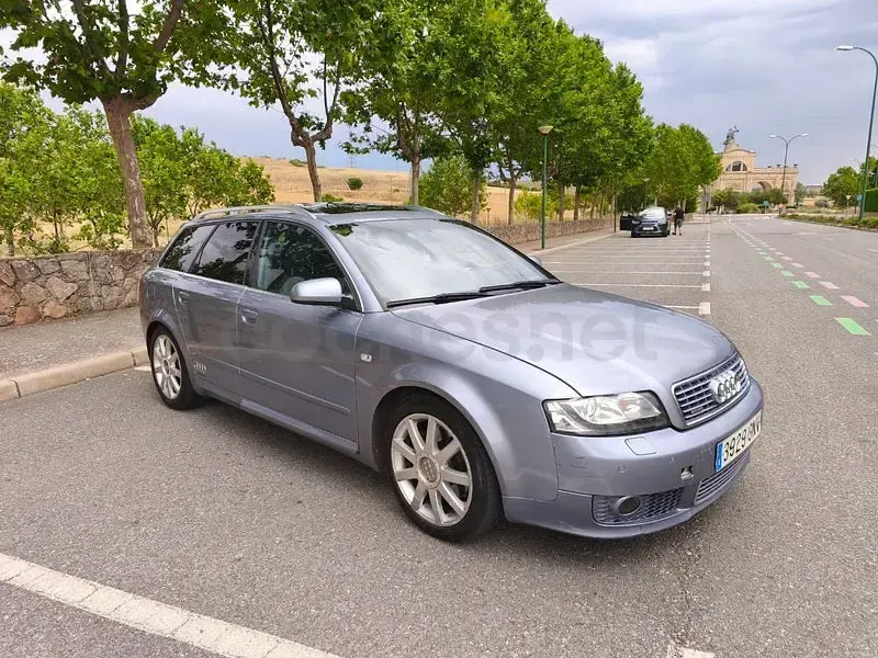 Usado Audi A4 Sport 180 CV (132 kW) 2004 Azul Familiar