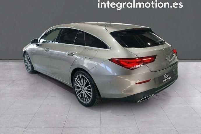 Usado Mercedes CLA180 Shooting Brake 114 CV (83 kW) 2020 Familiar