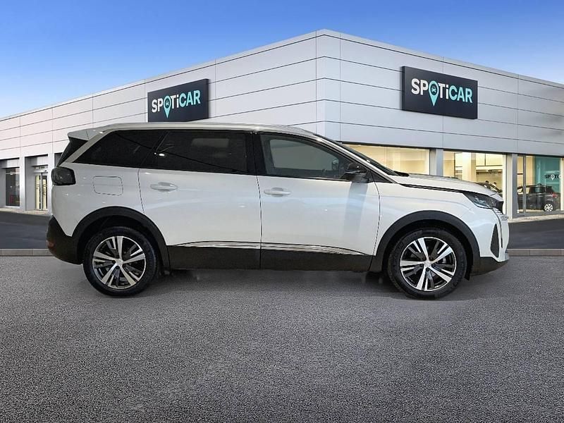 Usado Peugeot 5008 Allure 130 CV (95 kW) 2024 Blanco SUV