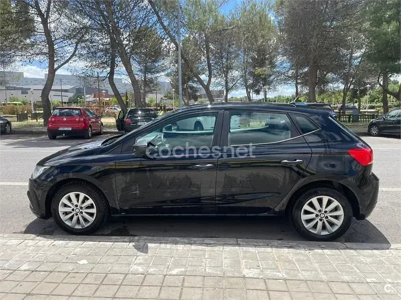 Usado Seat Ibiza Reference 80 CV (58 kW) 2019 Negro Utilitario