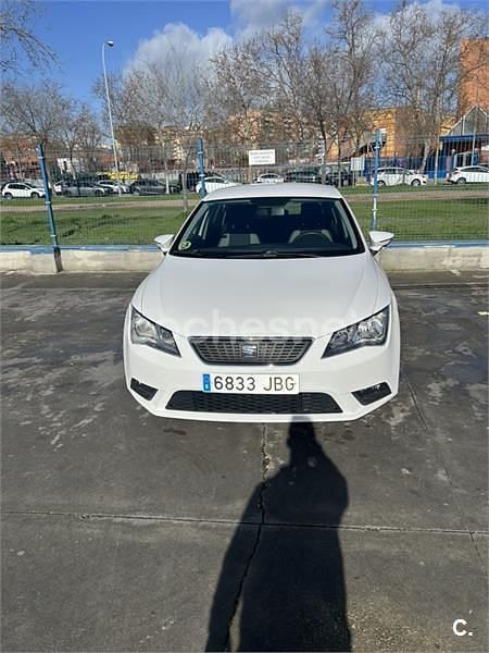 Usado Seat Leon Ecomotive 105 CV (77 kW) 2014 Blanco Berlina