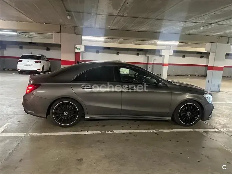 Usado Mercedes CLA200 136 CV (100 kW) 2017 Gris / plata Berlina