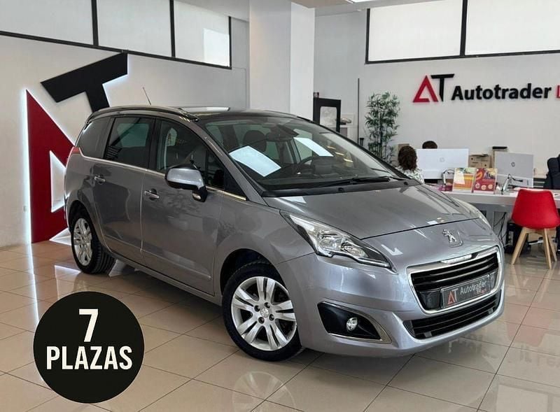 Gris Usado 2017 Peugeot 5008 Active Monovolumen | 12.950 € (Super precio) - Imagen 1/4