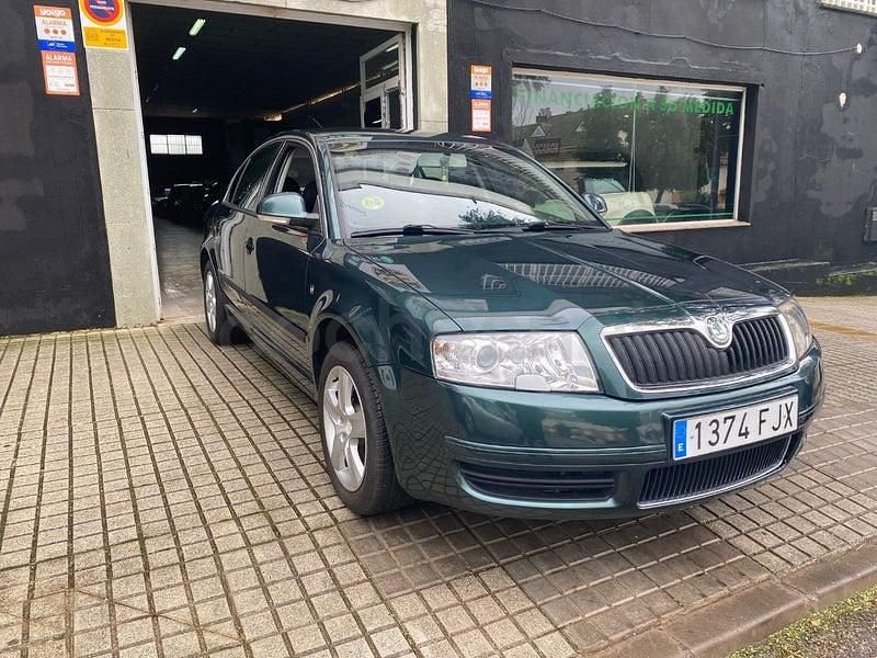 Usado Skoda Superb 115 CV (84 kW) 2007 Verde Berlina