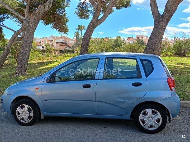 Usado Chevrolet Kalos SE 83 CV (61 kW) 2004 Azul Berlina