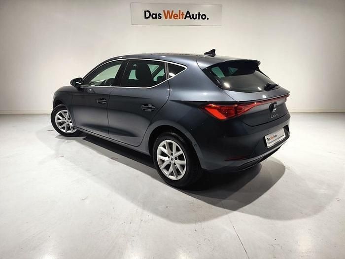 Usado Seat Leon Style 116 CV (85 kW) 2025 Gris