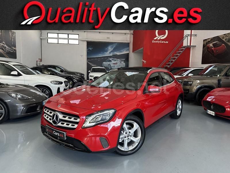 Usado Mercedes GLA180 122 CV (89 kW) 2019 Rojo SUV