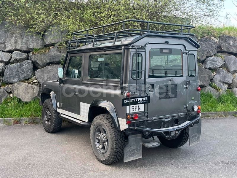 Usado Land Rover Defender 122 CV (89 kW) 2001 Gris / plata SUV