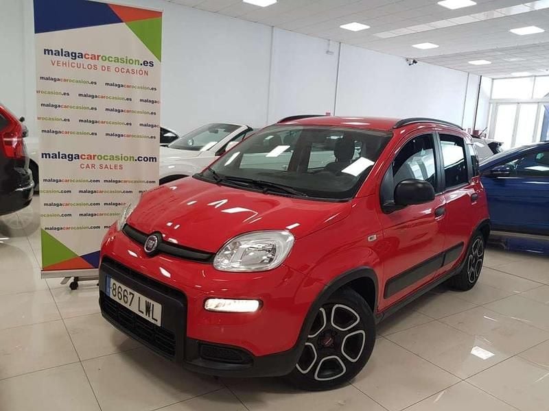 Usado Fiat Panda 69 HP (50 kW) 2022 Vermelho Citadino