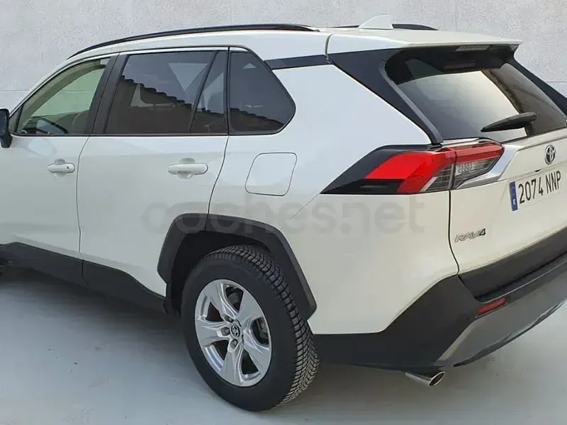 Usado Toyota RAV4 Hybrid Advance 218 CV (160 kW) 2019 Blanco SUV