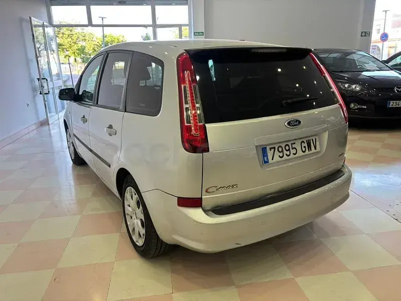 Usado Ford C-MAX Trend 109 CV (80 kW) 2010 Gris / plata Monovolumen