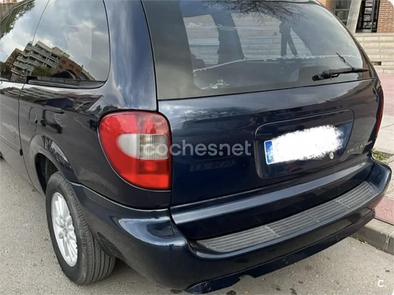 Usado Chrysler Grand Voyager Executive 150 CV (110 kW) 2006 Azul Monovolumen
