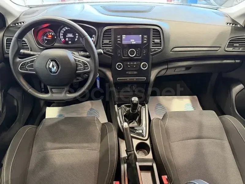 Usado Renault Mégane Life 95 CV (69 kW) 2019 Blanco Berlina