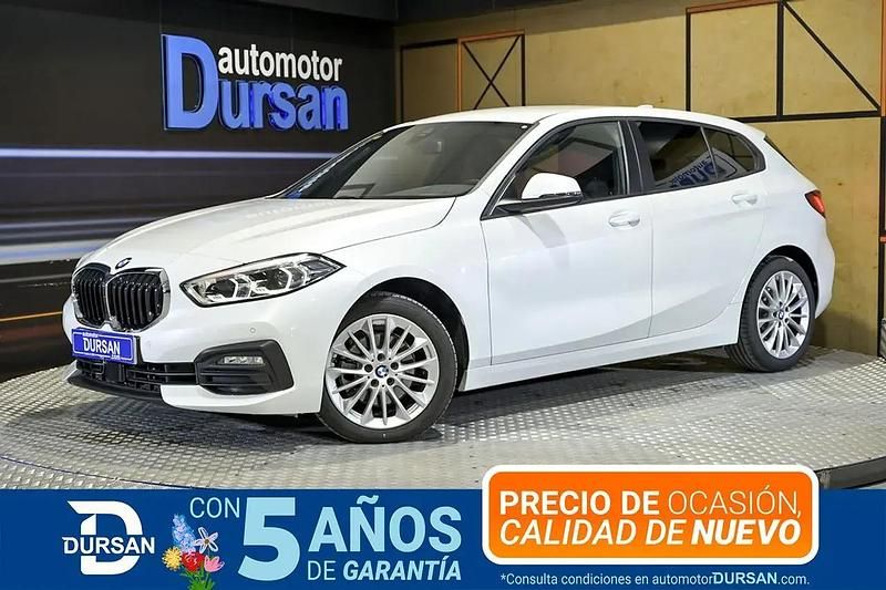 Begagnad BMW 118 150 HK (110 kW) 2020 Vit Halvkombi