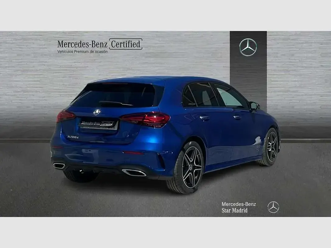 Usado Mercedes A200 150 CV (110 kW) 2025 Azul Berlina
