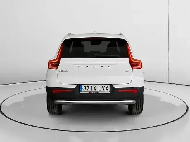 Usado Volvo XC40 Core 211 CV (155 kW) 2022 Blanco SUV