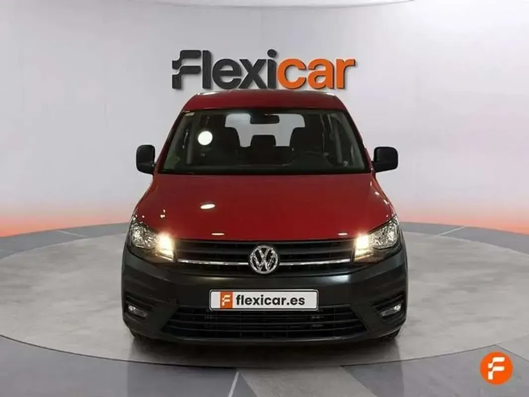 Usado VW Caddy Edition 102 CV (75 kW) 2020 Rojo Monovolumen