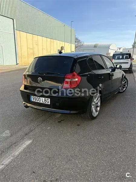 Usado BMW 118 Sport Line 122 CV (89 kW) 2008 Negro Utilitario