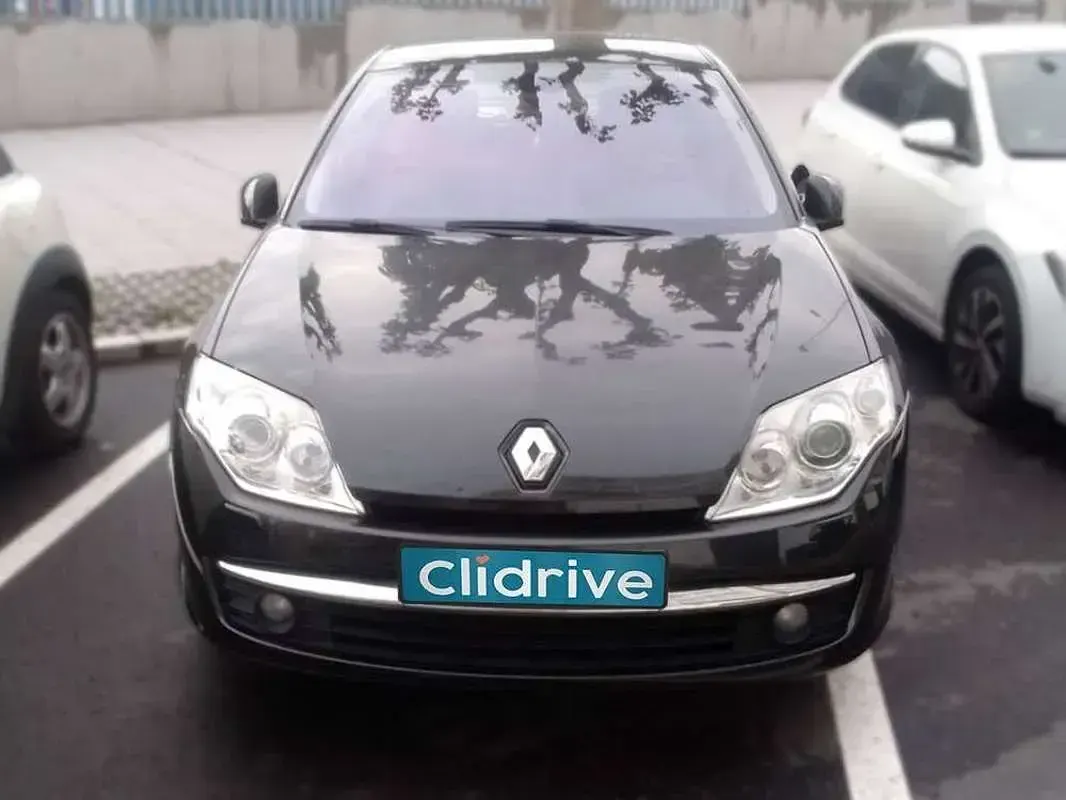 Usado Renault Laguna III Dynamique 150 CV (110 kW) 2008 Negro Berlina