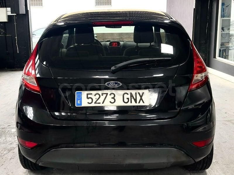 Usado Ford Fiesta Trend 68 CV (50 kW) 2009 Negro Utilitario