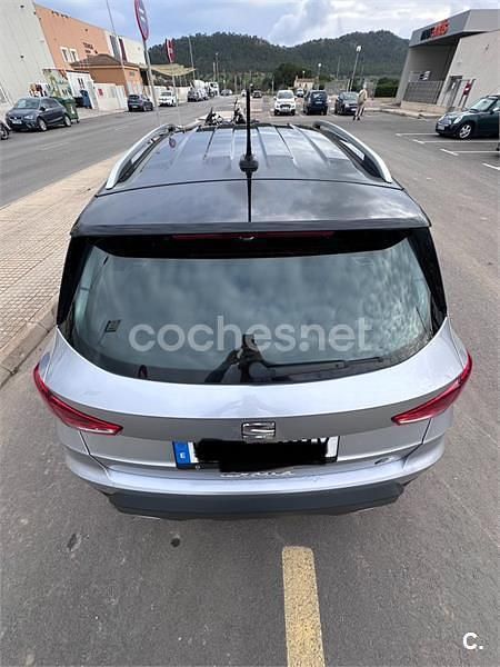 Usado Seat Arona FR 110 CV (80 kW) 2024 Gris / plata SUV