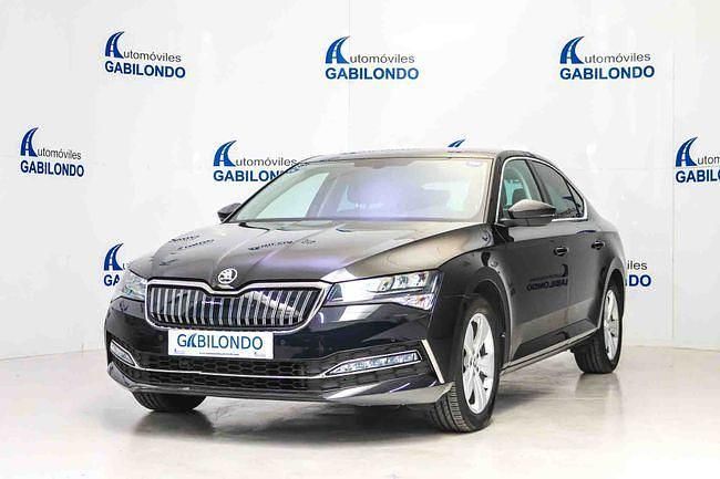 Usado Skoda Superb LAURIN & KLEMENT 218 CV (160 kW) 2021 Negro Berlina