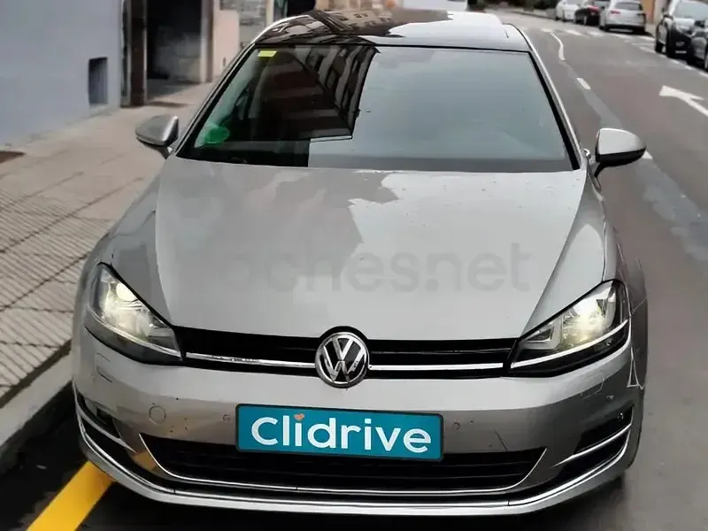 Usado VW Golf Sportsvan Sportline 150 CV (110 kW) 2017 Gris / plata Monovolumen