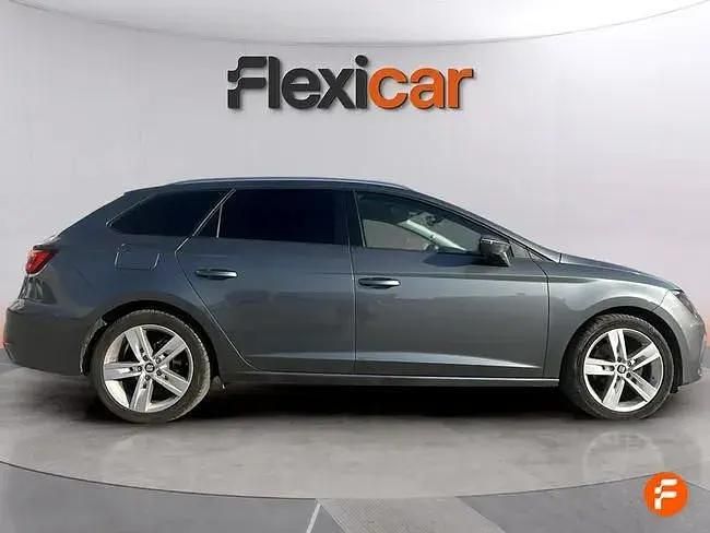 Usado Seat Leon FR 150 HP (110 kW) 2017 Cinzento Sedan
