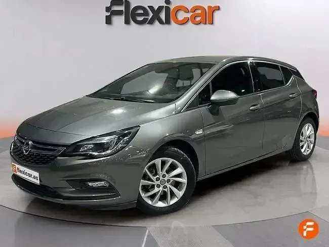 Usado Opel Astra Dynamic 150 CV (110 kW) 2019 Gris Berlina