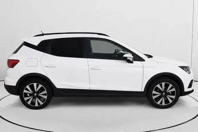 Usado Seat Arona Ecomotive 110 CV (80 kW) 2021 SUV