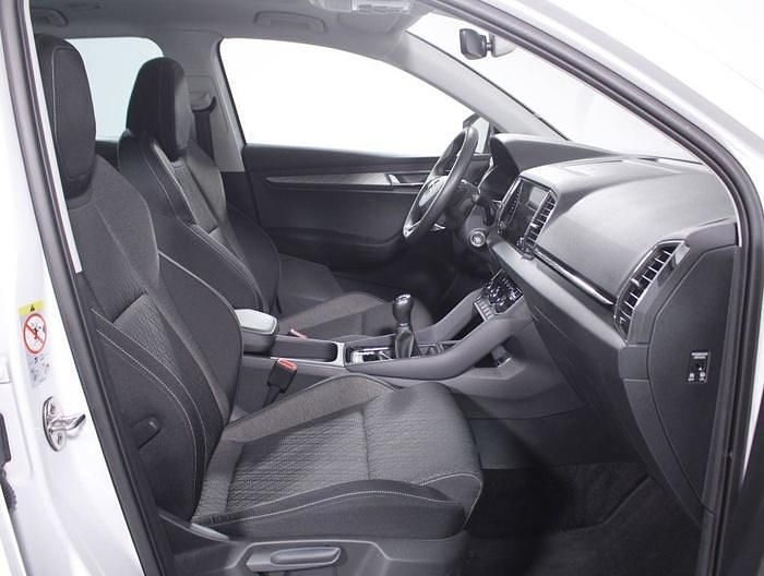 Usado Skoda Karoq Style 150 CV (110 kW) 2022 Blanco SUV