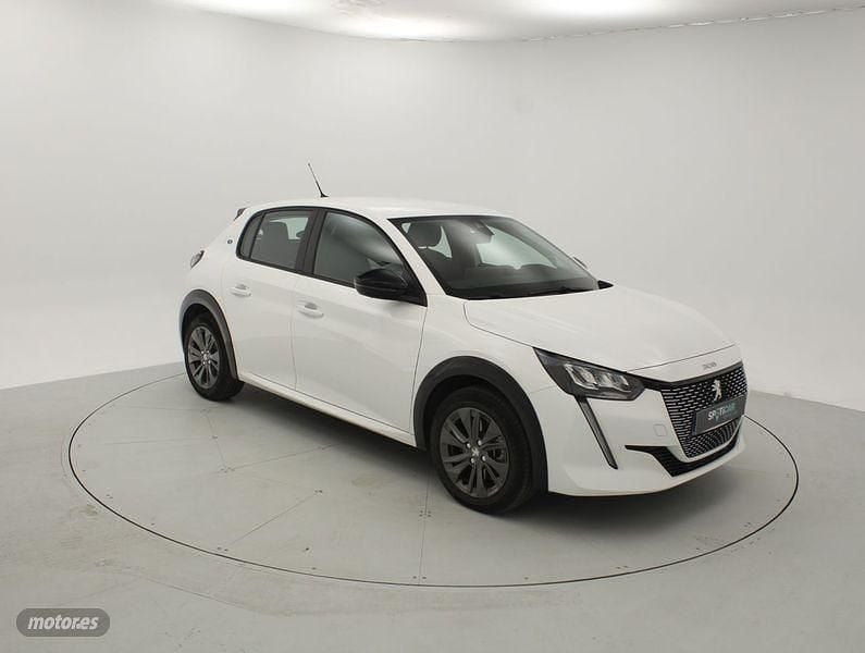 Blanco Usado 2023 Peugeot 208 Active Utilitario | 19.500 € (Super precio) - Imagen 1/4