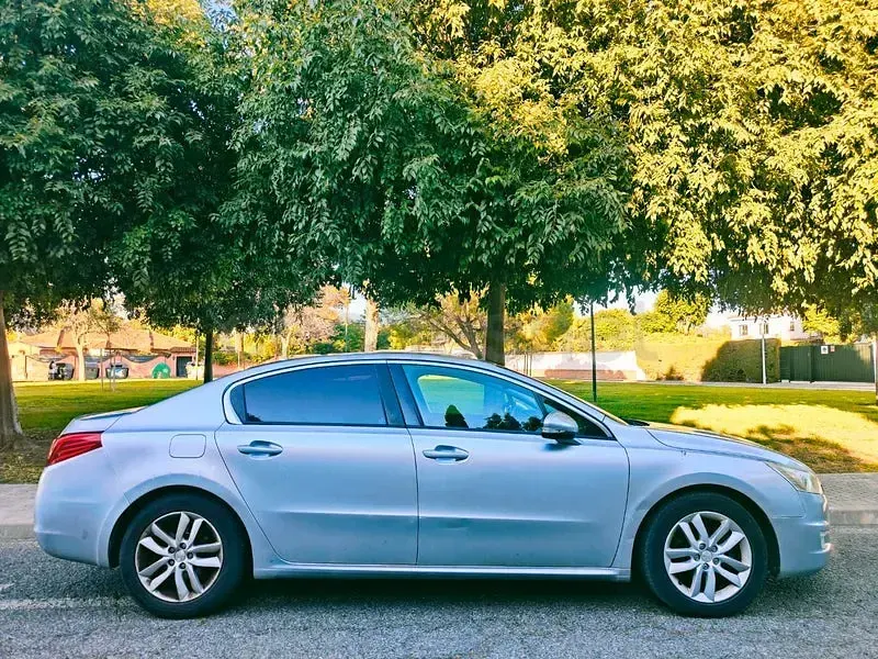 Usado Peugeot 508 Active 140 CV (102 kW) 2011 Gris / plata Berlina