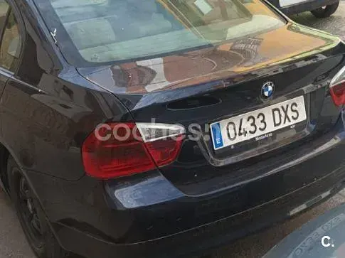 Usado BMW 318 122 CV (89 kW) 2006 Azul Berlina