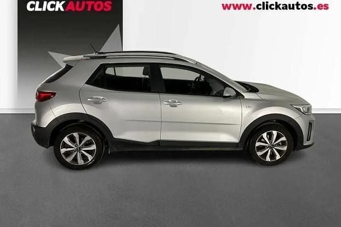 Usado Kia Stonic 84 CV (61 kW) 2024 Negro SUV
