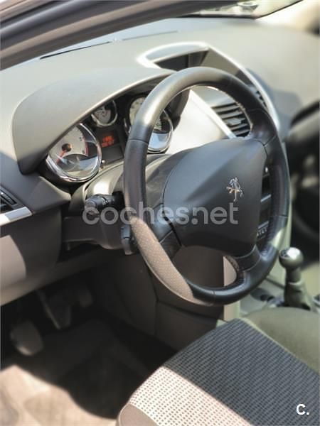 Gris / plata Usado 2010 Peugeot 207 Familiar | 6500 € (Precio justo) - Imagen 1/4