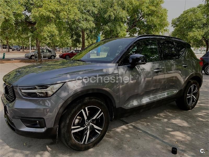 Usado Volvo XC40 R-Design 190 CV (139 kW) 2018 Gris / plata SUV