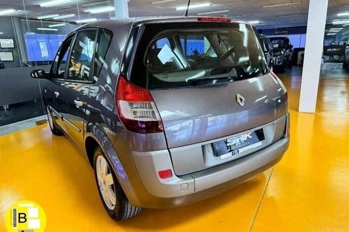 Usado Renault Scénic II Dynamique 105 CV (77 kW) 2006 Monovolumen