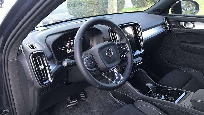 Nuevo Volvo XC40 Plus 2025 Azul SUV